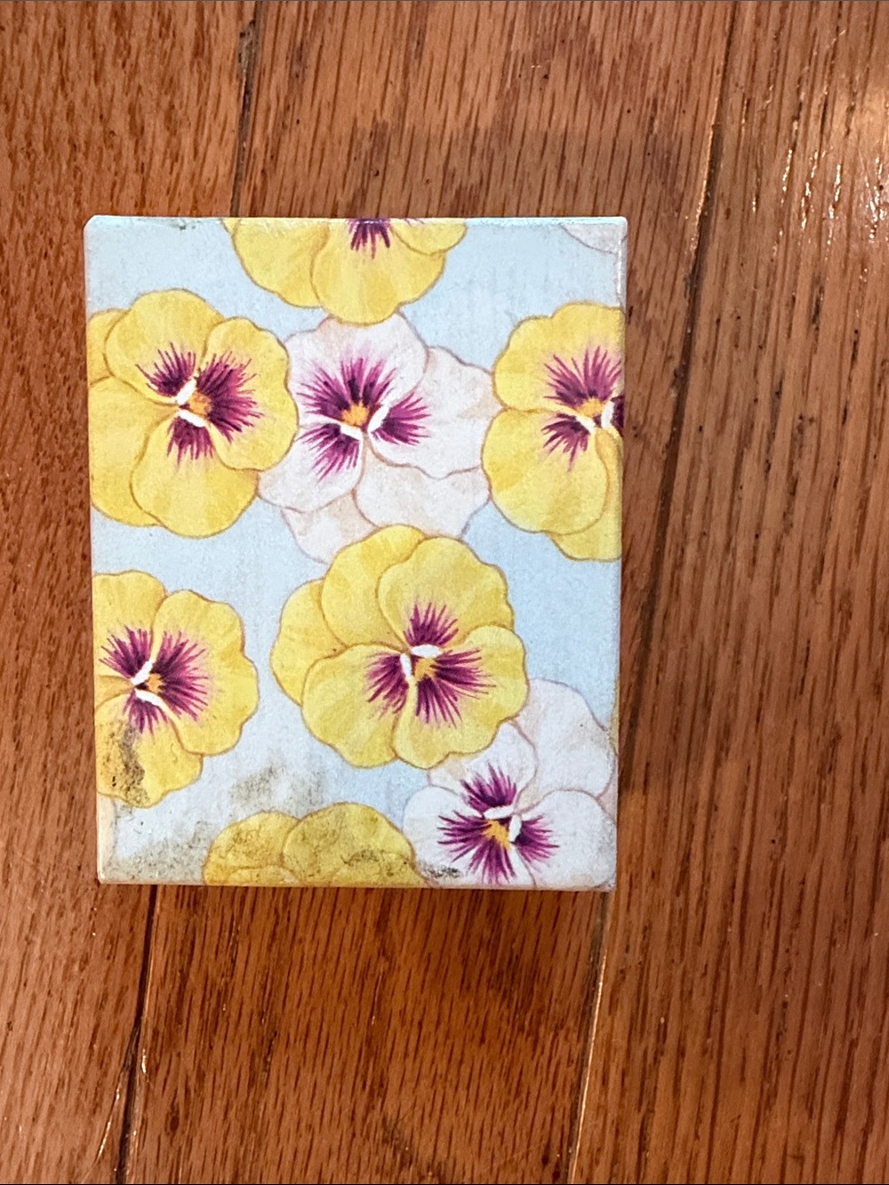 Avon Yellow Flower Enamel Pin - Picture 3 of 3